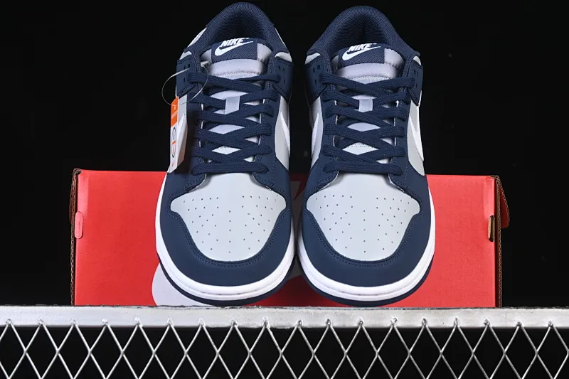 All categories Nk SB Dunk series Nk SB Dunk Low low-top sneakers Nike Dunk Low "Suede Georgetown" Georgetown low-top casual sneakers IB3079-400